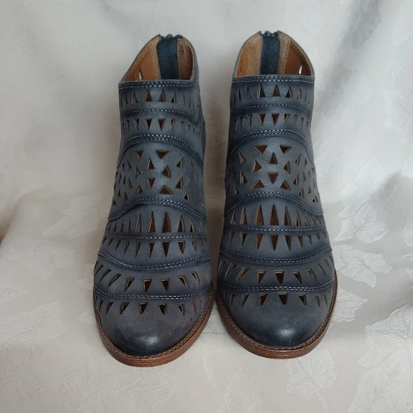 Sofft Perforated Gray Ankle Booties - Picture 4 of 13